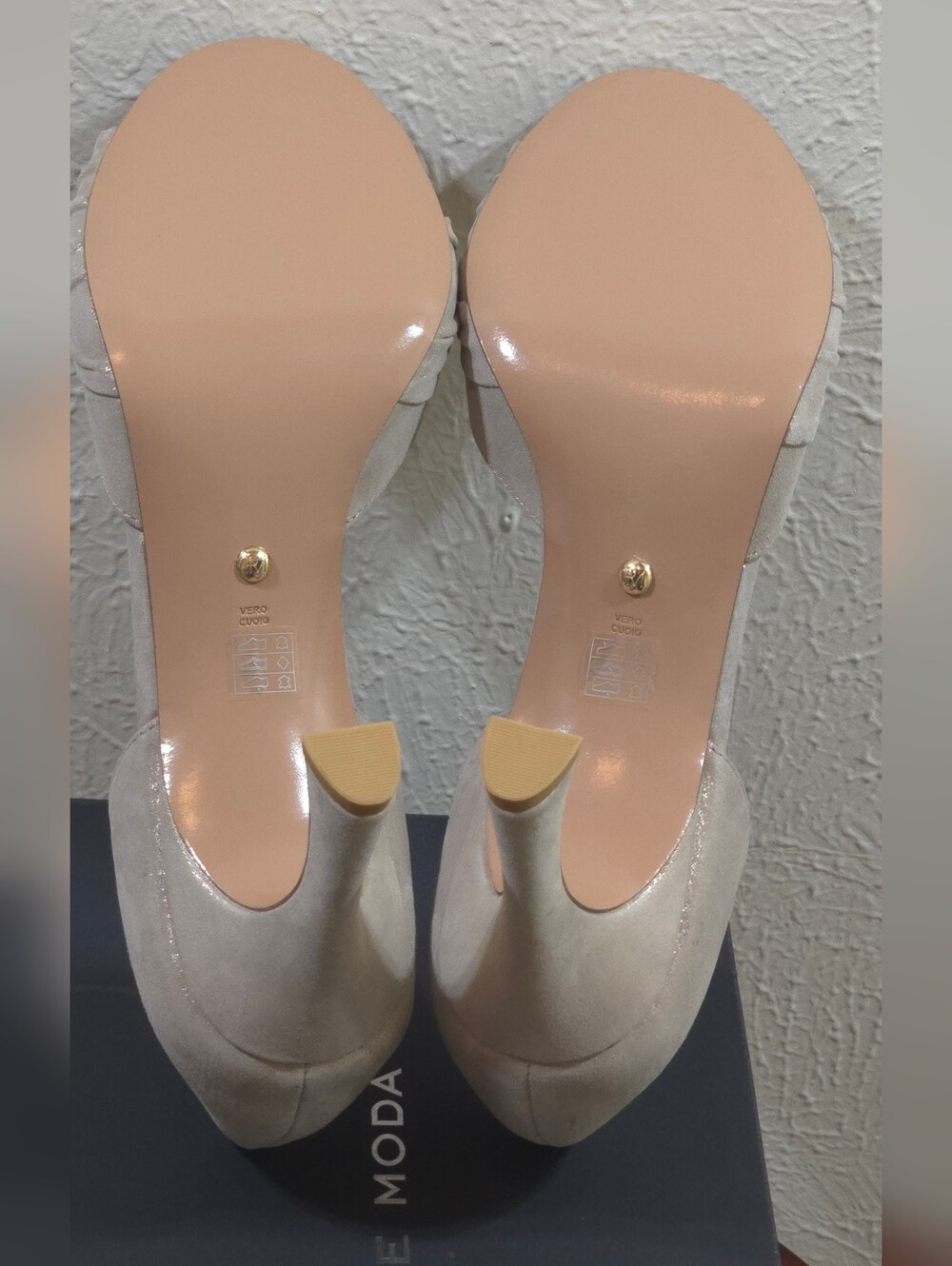 Pelle Moda Huxley Pumps Size 9.5 Dark Taupe Crystal Buckle Peep Toe NWT - Picture 14 of 16